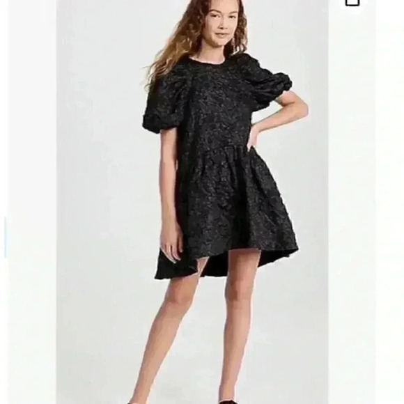 Endless Rose Dresses & Skirts - Enless Rose Textured Crinkle Short Balloon sleeve Black Tunic Dress L
